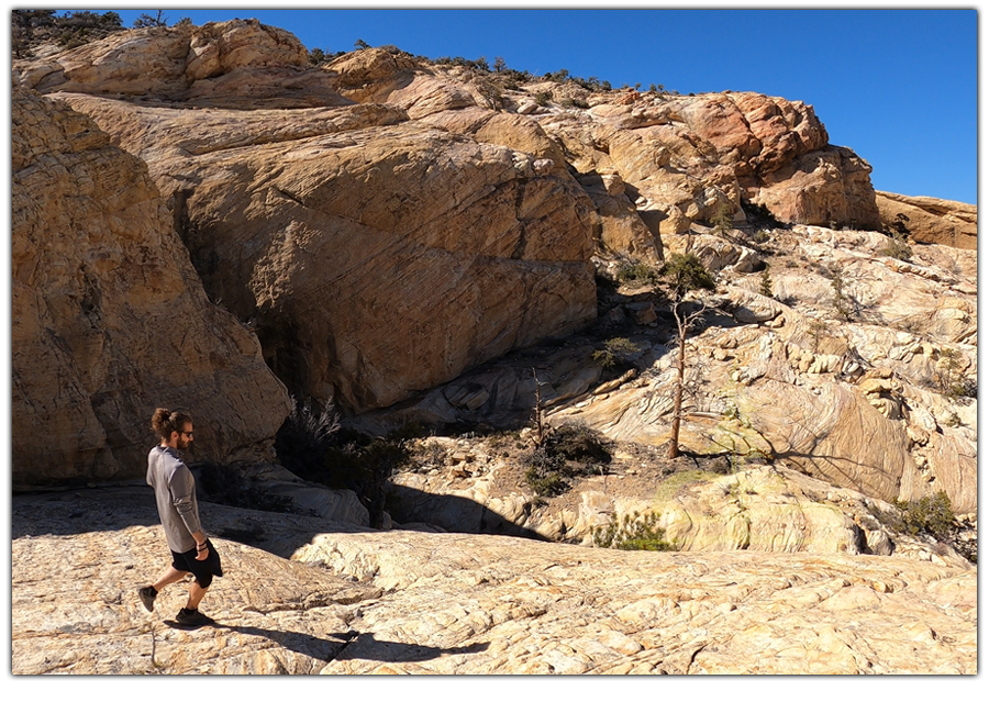 hiking in red rock canyon national conservation area